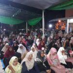 Lurah Banjarsari Nila Kusumawati S.IP.M,Si.Mendapat undangn dari pengurus Masjid Nurul Huda agar bisa hadir dalam acara pengajian Tabligh Akbar yang di laksanakan di halaman Masjid Nurul Huda